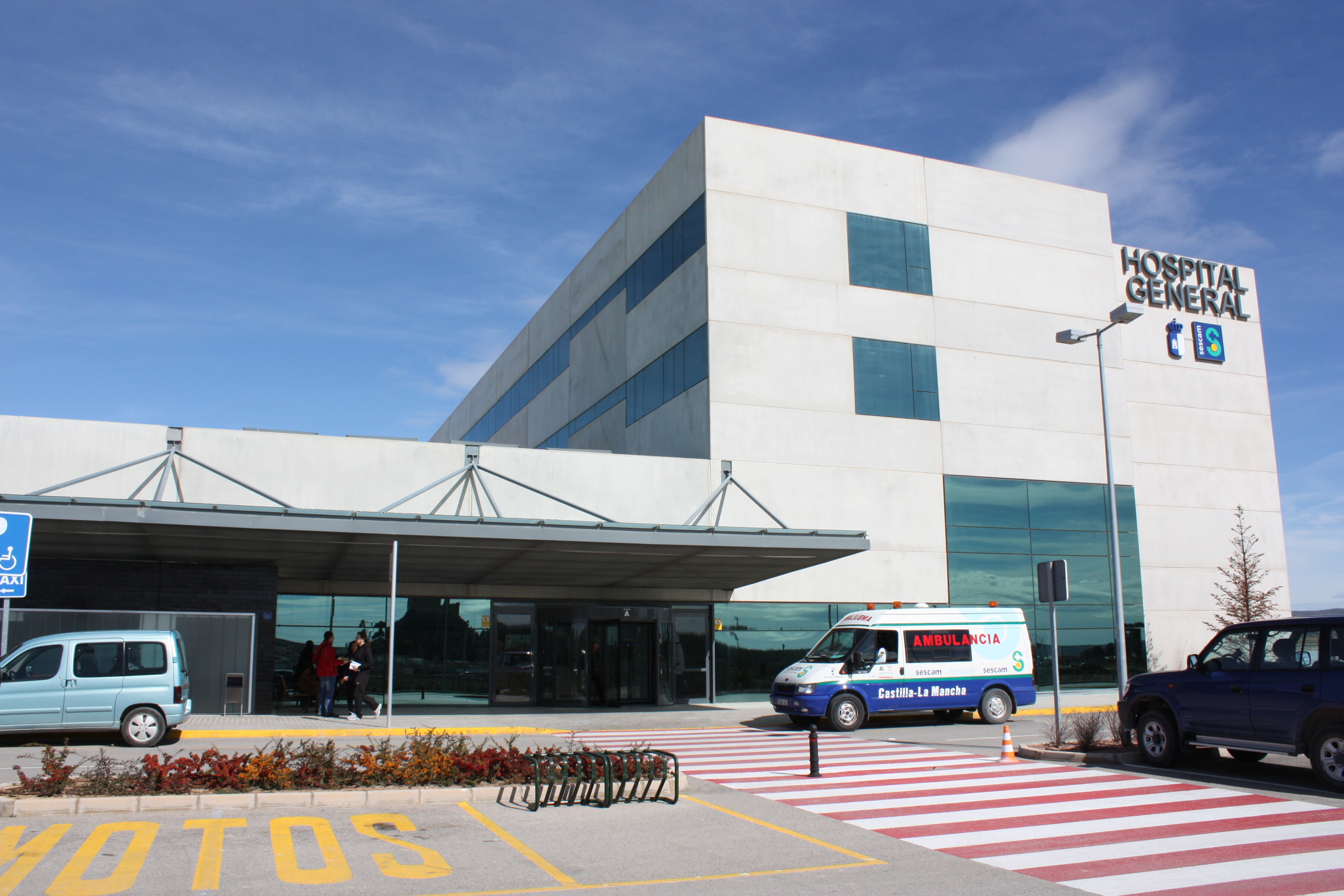 Fachada hospital de Almansa